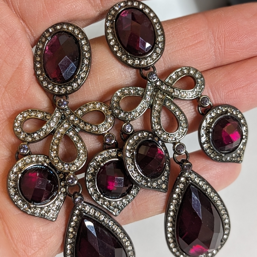 7 Charming Sisters NWT "Merlot" Crystal Statement Earrings - Picture 3 of 6
